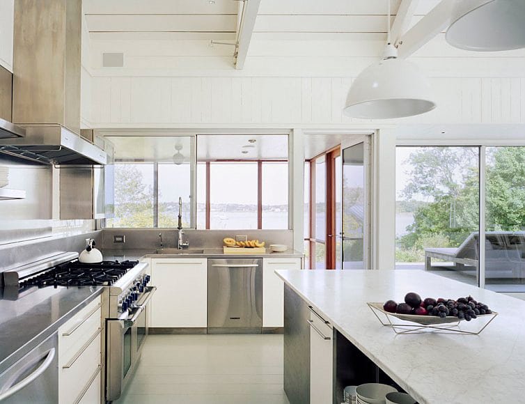 Imagen de Diseño moderno interior y estilo Hamptons exterior en Canexel cocina americana casa los hamptons