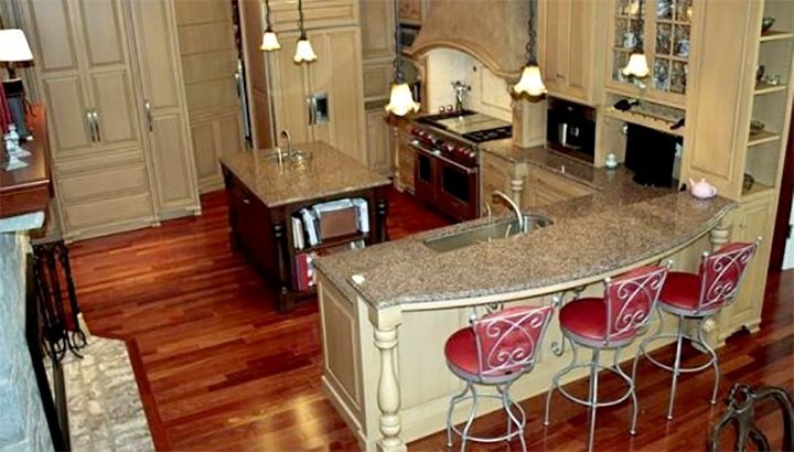 Imagen de Estilo Tudor, el elegido por Lady Gaga para su casa en Pensilvania en Canexel cocina casa de lady gaga
