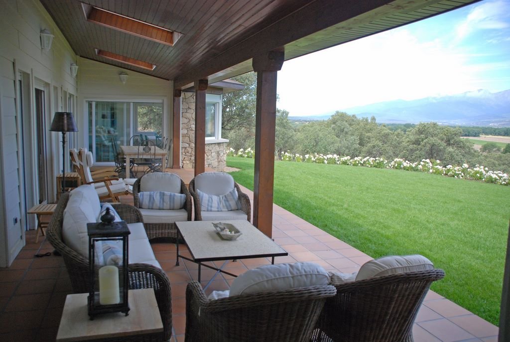 Imagen de La importancia de los porches en verano en Canexel porche-de-madera