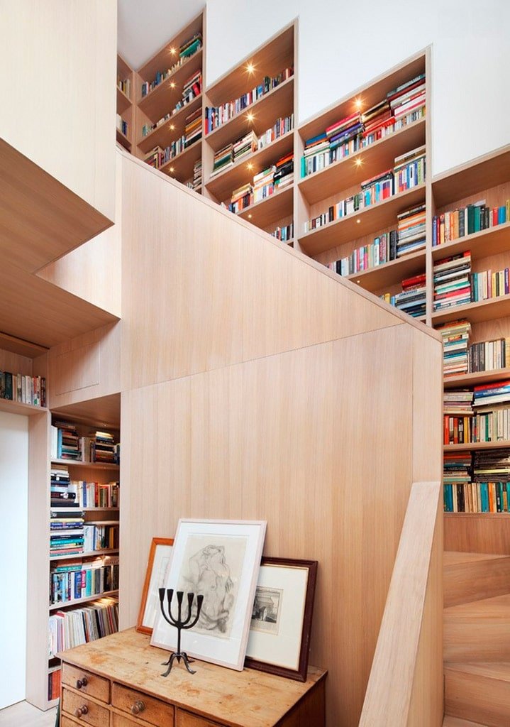 Imagen de Ideas para aprovechar el espacio bajo la escalera en Canexel libreria bajo escalera
