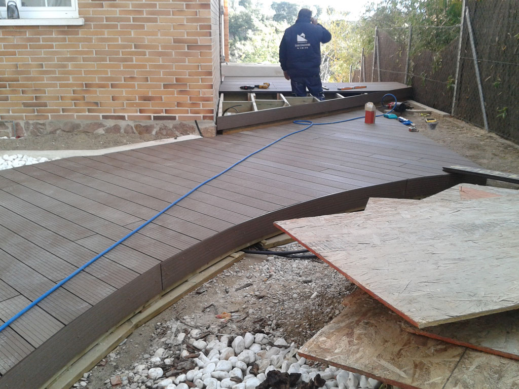 finalizando obra terraza madera