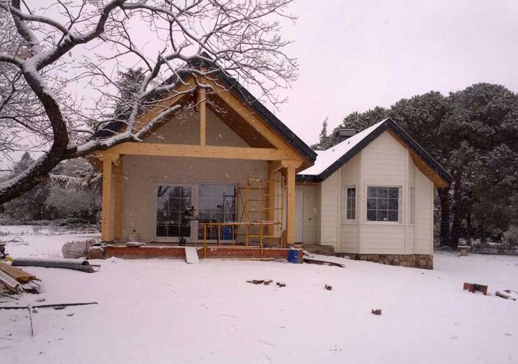 Imagen de Casas de Madera Nevadas en Canexel Casa Nevada Guadarrama
