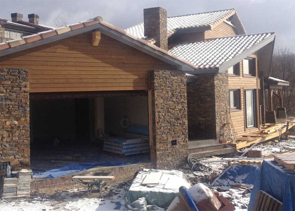 Imagen de Casas de Madera Nevadas en Canexel Obra Nevada Girona