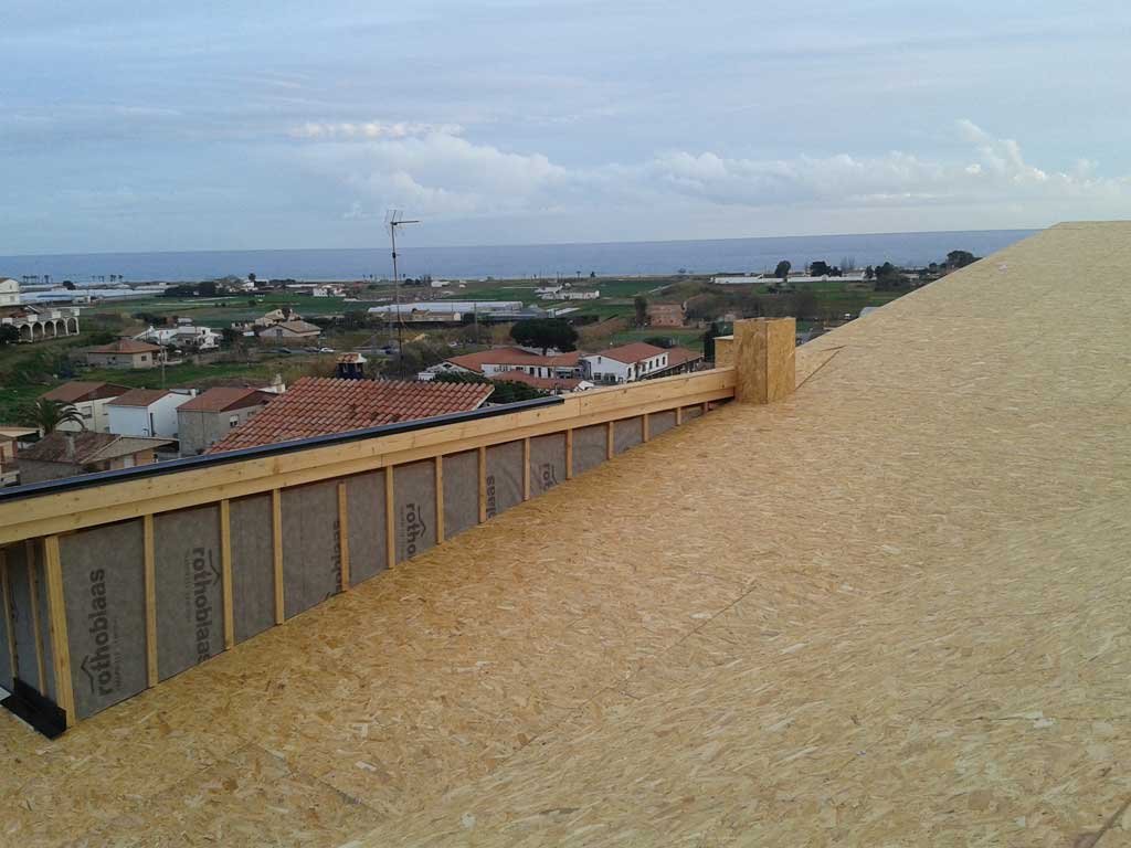 Imagen de Tejado de pizarra para casas de madera en Canexel Rothoblaas y osb