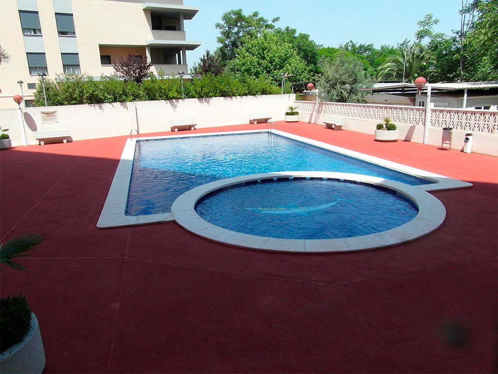 Imagen de Hydromedia (TM), el hormigón que más drena en Canexel Hydromedia para piscinas