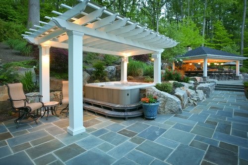 Imagen de Pérgolas, la solución clásica para exteriores en Canexel Pérgola con jacuzzi