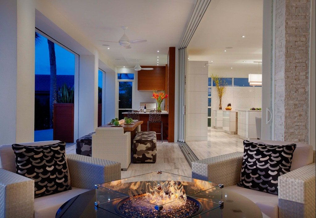 Imagen de Casa moderna de lujo en Orlando en Canexel cocina de exterior