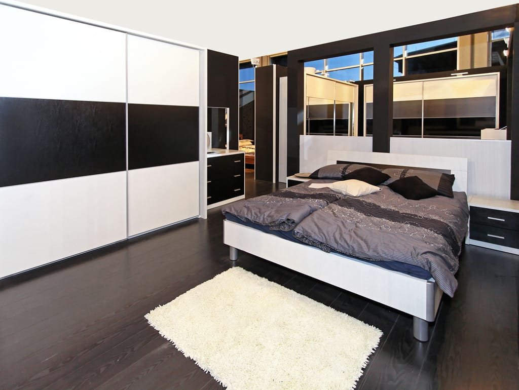 Imagen de Ideas para la decoración de dormitorios en Canexel armario amplio