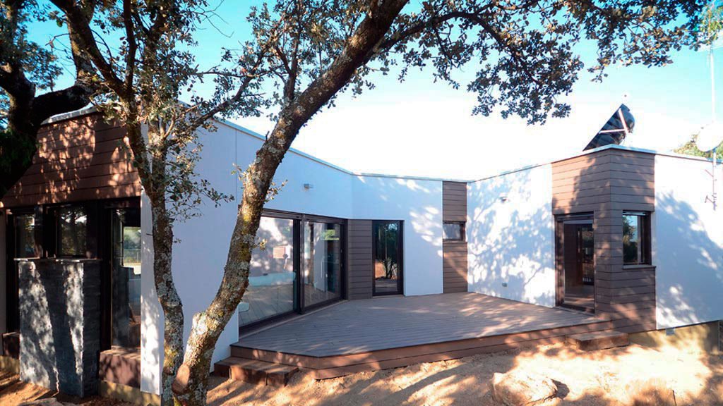 casa moderna con deck composite